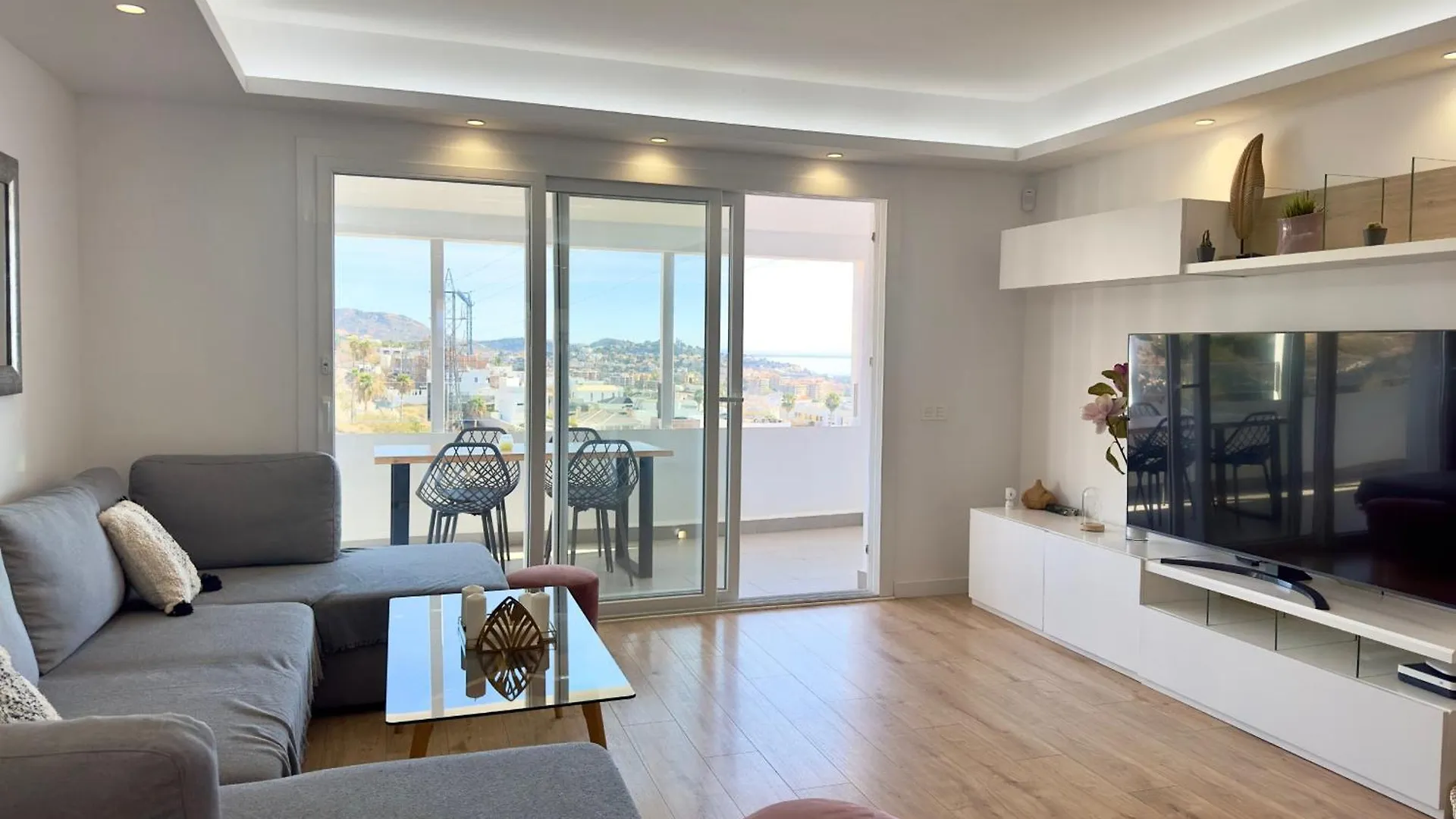 Urbe10 Hacienda Paredes 2 Bedrooms Apartment Malaga Spain